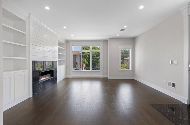 Building Photo - 1639 Maple St