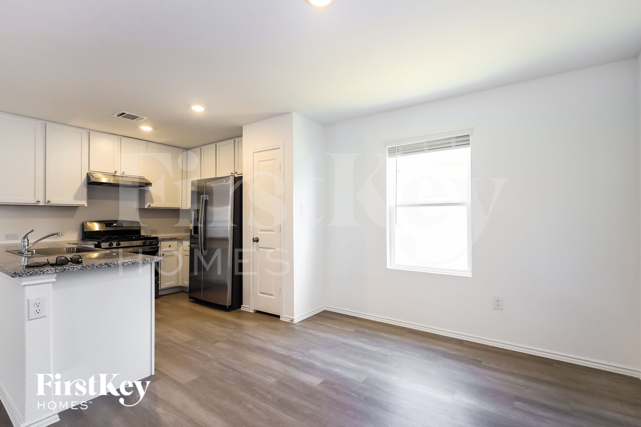 Building Photo - 8011 Nube Medina