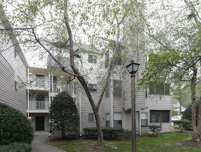 Building Photo - Charming Condo with Private Balcony & Stackable Washer/Dryer Near RTP and Southpoint!