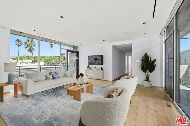 Building Photo - 1012 2nd St