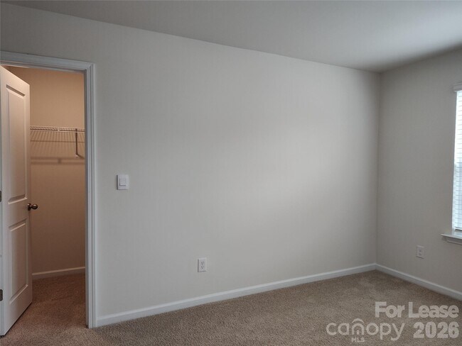 Building Photo - 2109 Allium Dr