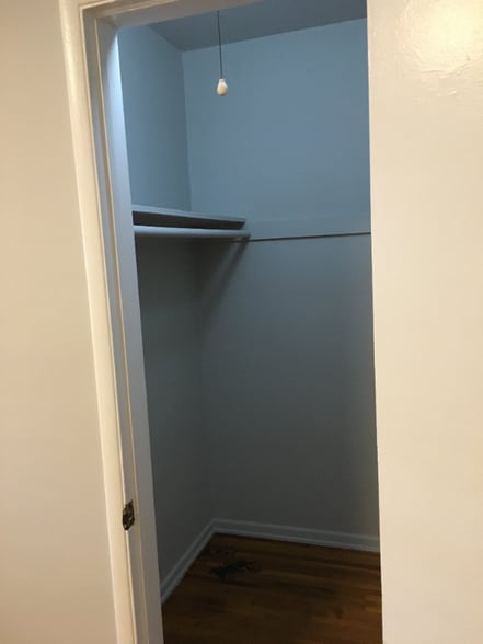 Building Photo - 5841 1/2 N Whitnall Hwy