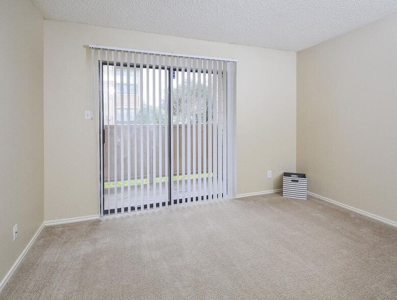 Building Photo - 9971 Quail Blvd