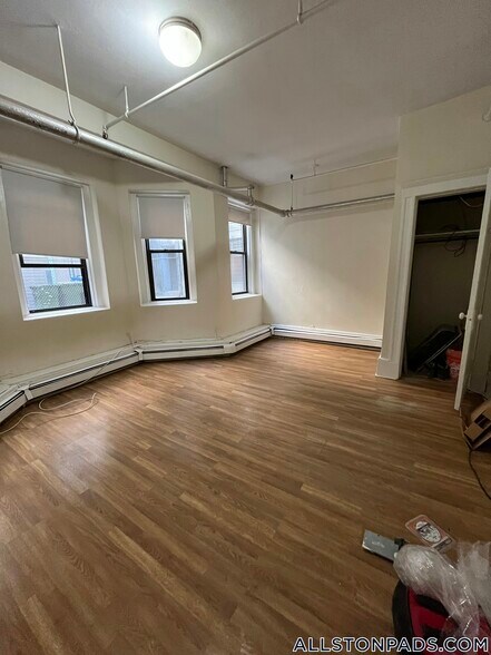 Building Photo - 1144 Commonwealth Ave