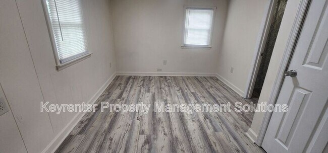 Building Photo - 825 Highland Ave