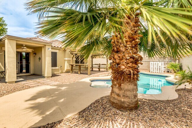 Building Photo - House with Private Pool in Spectrum at Val...