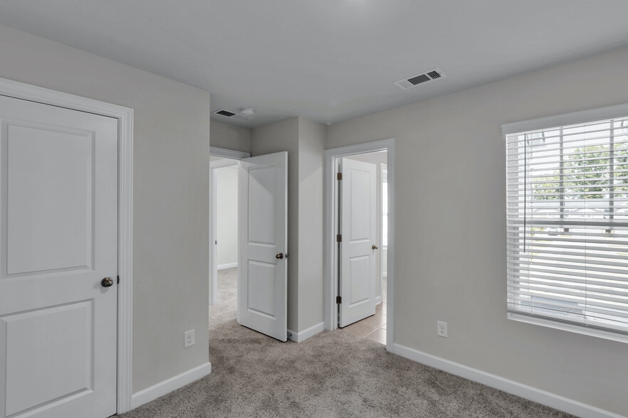 Building Photo - 2603 Greenmarket Dr