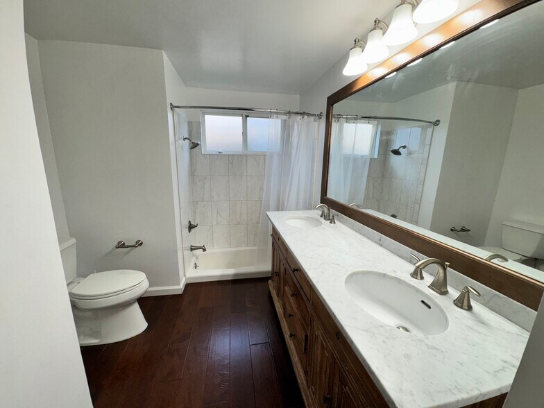 Building Photo - 2604 Perkins Cir