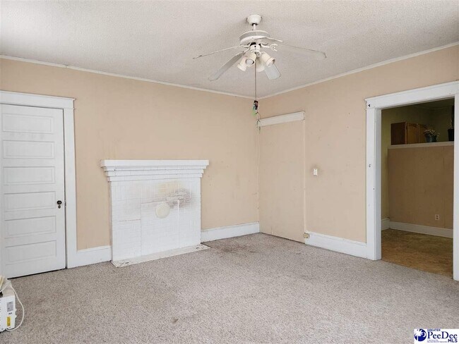 Building Photo - 420 W Cheves St