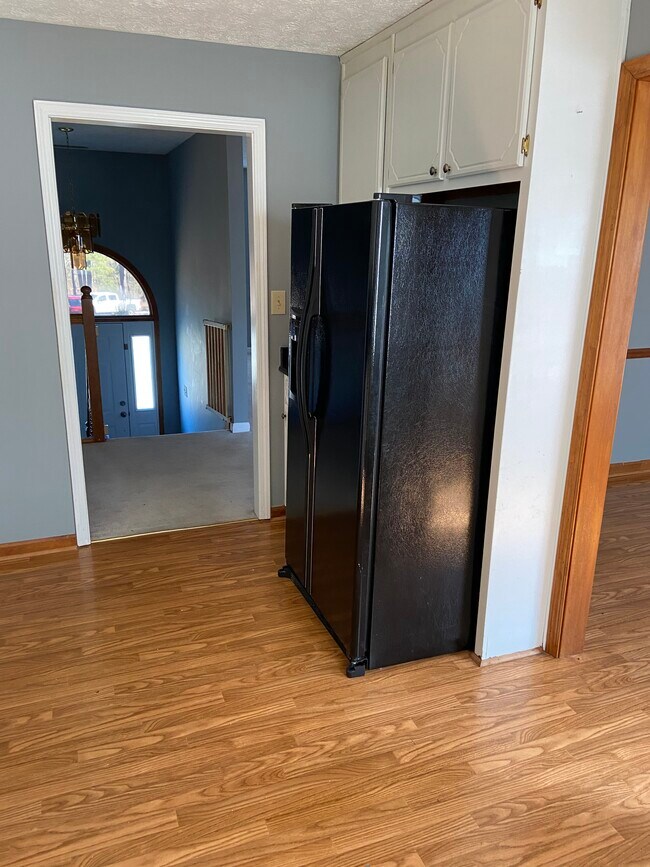 Building Photo - 3002 Maple Cove Ct