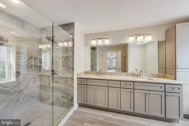 Building Photo - 12004 Montrose Village Terrace