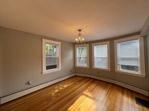 Building Photo - 107.5 Elm St