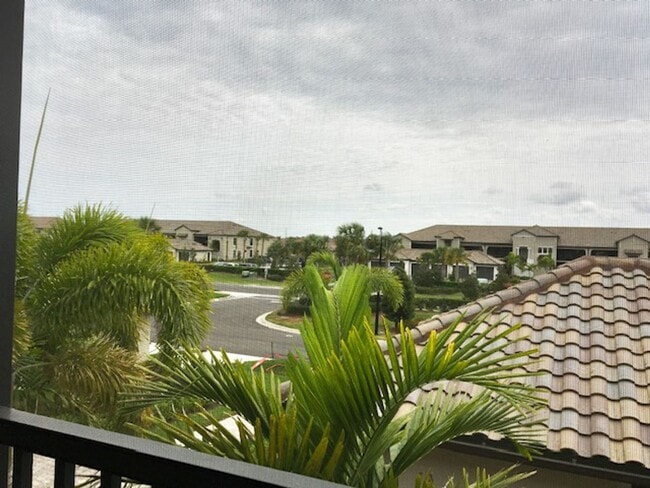 Building Photo - 2026/2027 WINTER  RENTAL -FURNISHED W/ DEN/GARAGE AT "THE NATIONAL" AT LAKEWOOD RANCH