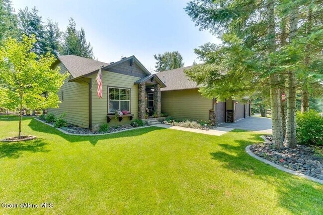 Building Photo - Pebble Creek