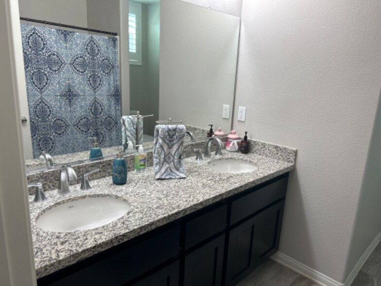 Building Photo - 22265 Pico St