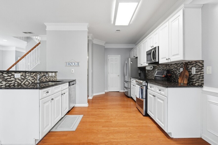 Building Photo - 605 Lofty Ln