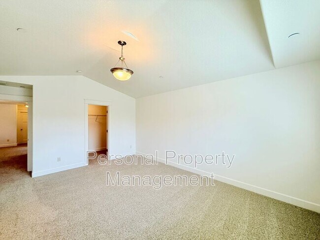Building Photo - 3326 NW 47th Dr