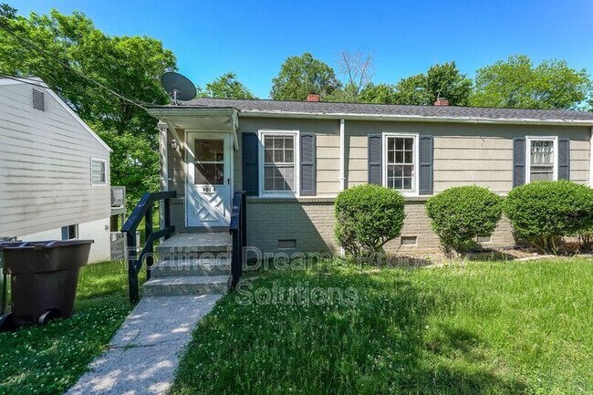 Primary Photo - 901 Grayland St
