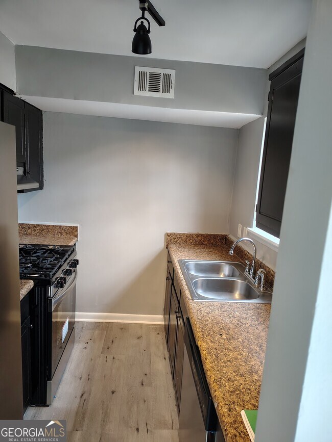 Building Photo - 782 Dunaire Way