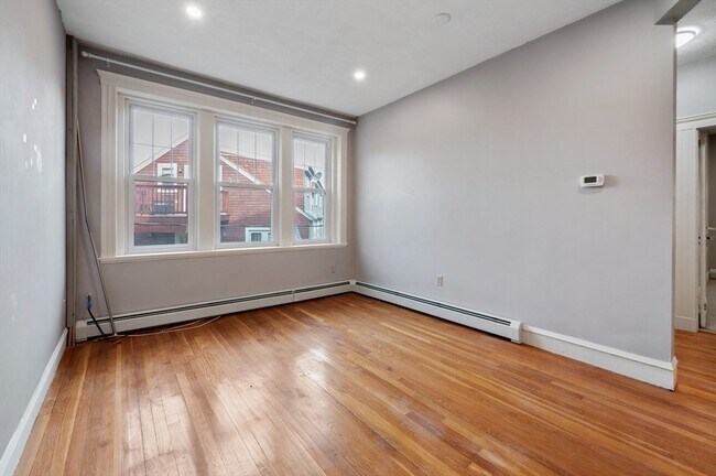 Building Photo - 21 Sutherland Rd