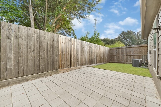 Building Photo - 12823 Clearcroft St