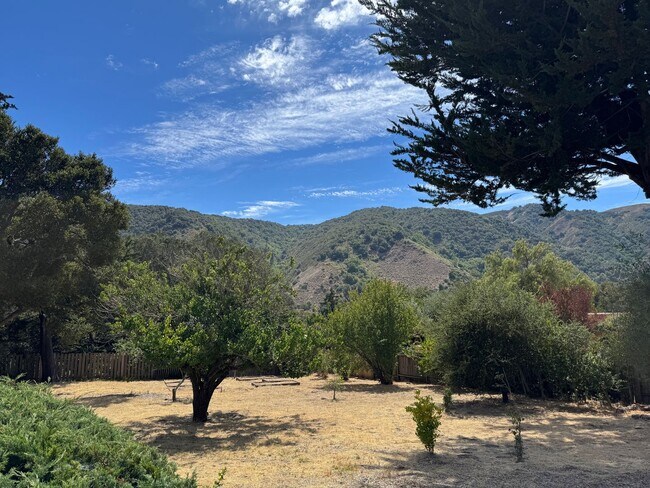 Building Photo - Carmel Valley Village Home