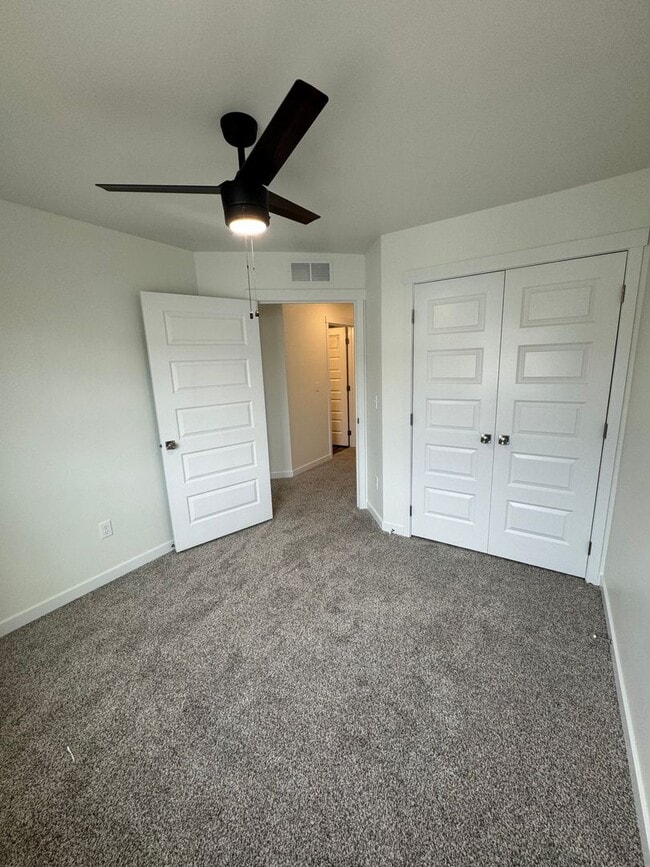 Building Photo - 845 Golden Bear Ln