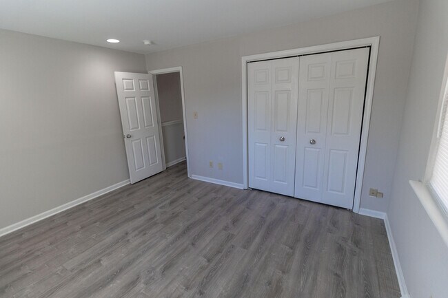 Building Photo - 3705 Hermitage Rd