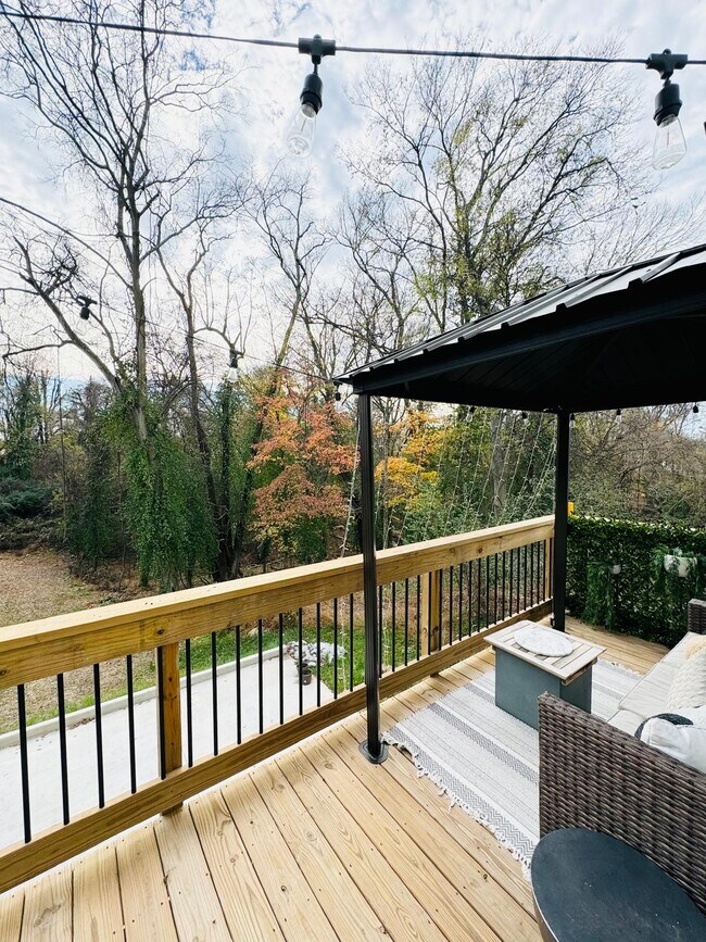 Building Photo - 218 High St