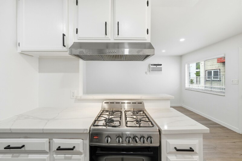 Building Photo - 5549 Fulcher Ave