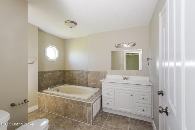 Building Photo - 300 Wava Dr