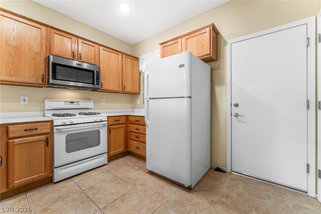 Building Photo - 7632 Fruit Dove St