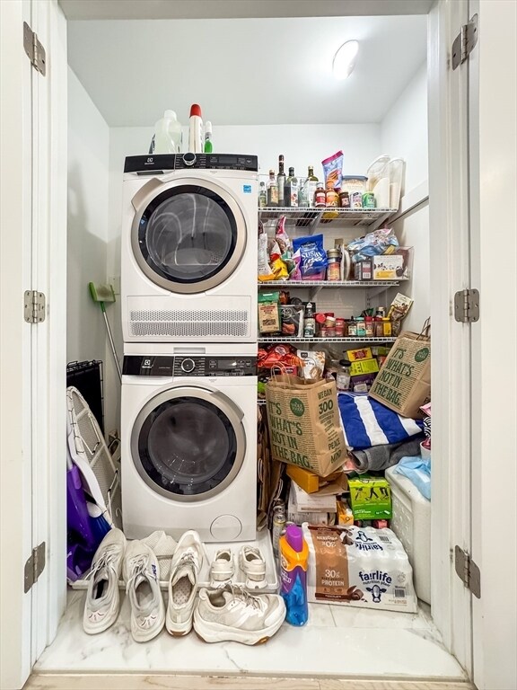 Building Photo - 231 Maverick St