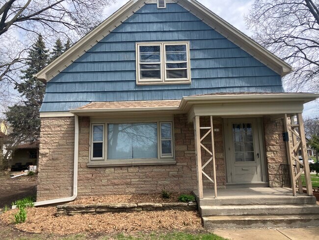 Building Photo - 100 N 80th St