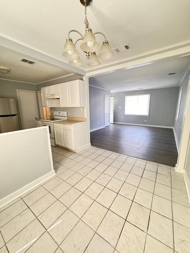 Building Photo - 307 Clairborne Ave