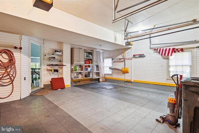 Building Photo - 20366 Fallsway Terrace