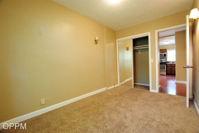 Building Photo - 3 br, 2 bath House - 6703 Lake St