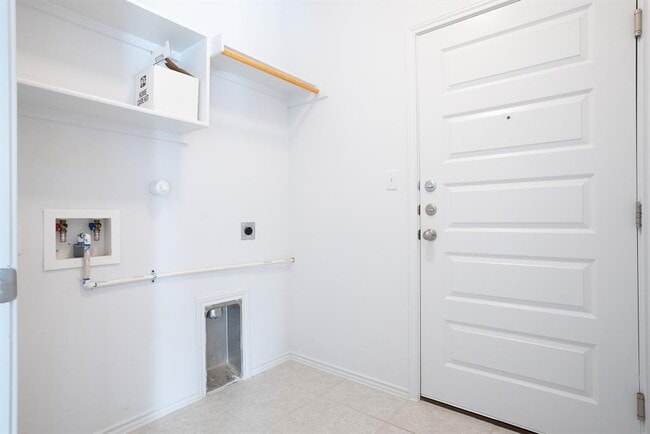 Building Photo - 345 Horsemint Way