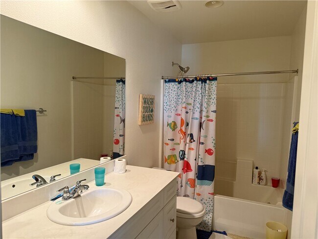 Building Photo - 3645 Emerald Ln