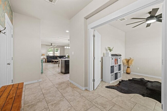 Building Photo - 157 Syrah Ct