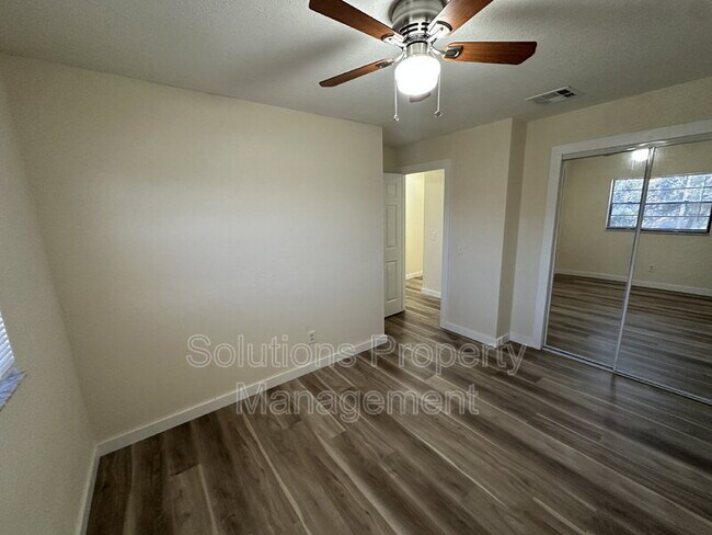 Building Photo - 565 Jackson Ave