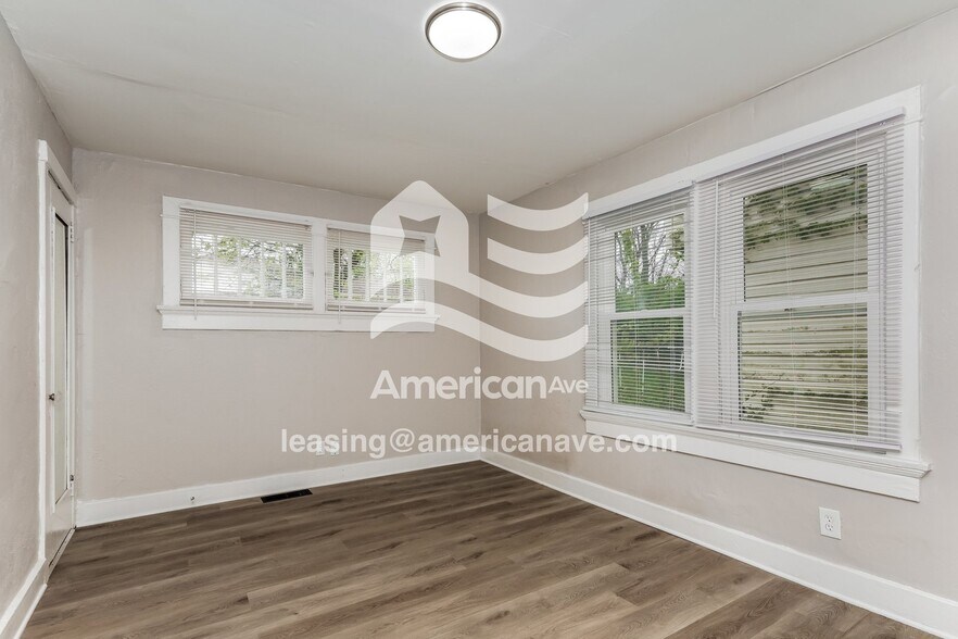 Building Photo - 2016 Elsmere Ave