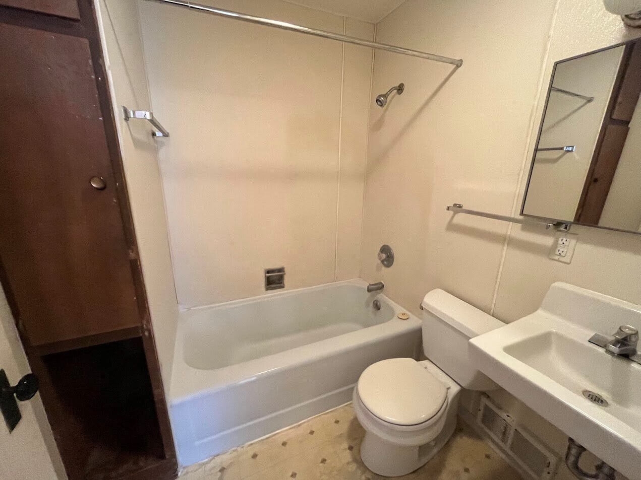 Building Photo - 1119 Emerald St