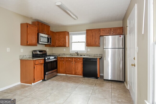 Building Photo - 162 Aztec Way SE