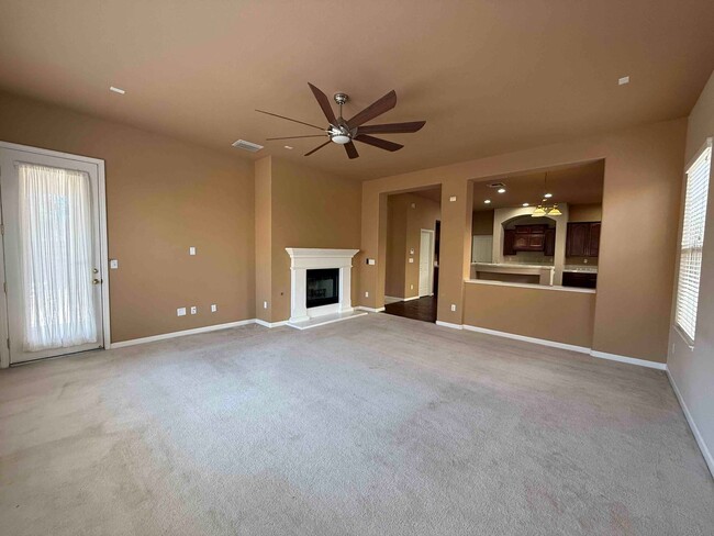 Building Photo - Absolutely Gorgeous Home in Gated Rosevill...