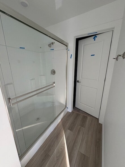 Primary Shower - 4138 W Perspective St