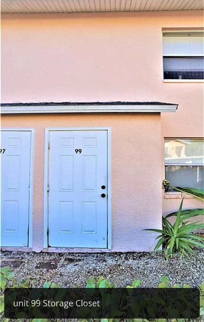 Building Photo - 26681 Little John Ct