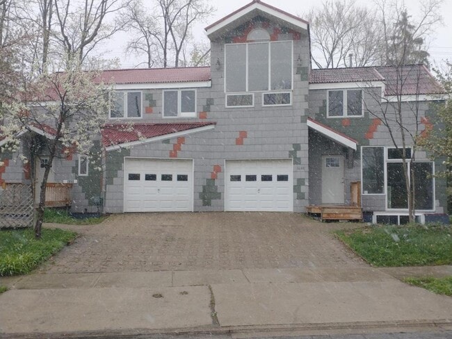 Building Photo - 1850 Arbordale St