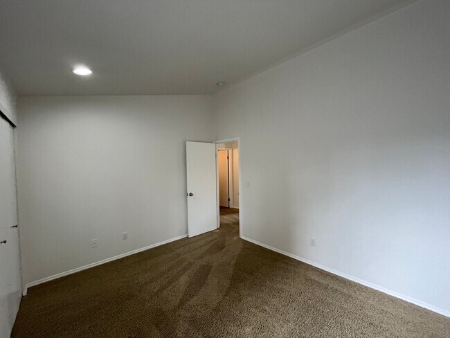 Building Photo - Updated 3 Bedroom Home Near Barkley Village