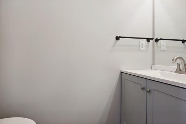 Building Photo - 1044 Hillsborough Chase NW